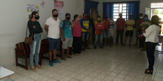 Motoristas Do Transporte Escolar Recebem Cestas Básicas Em Santa